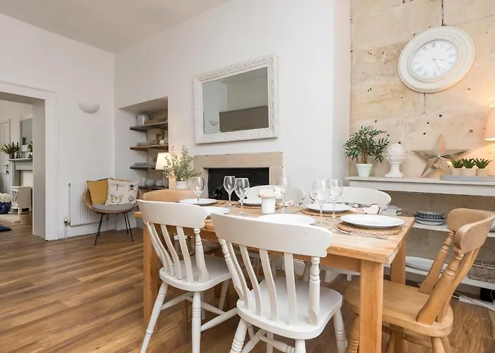 Pass The Keys Stylish Apartment In Central Bath